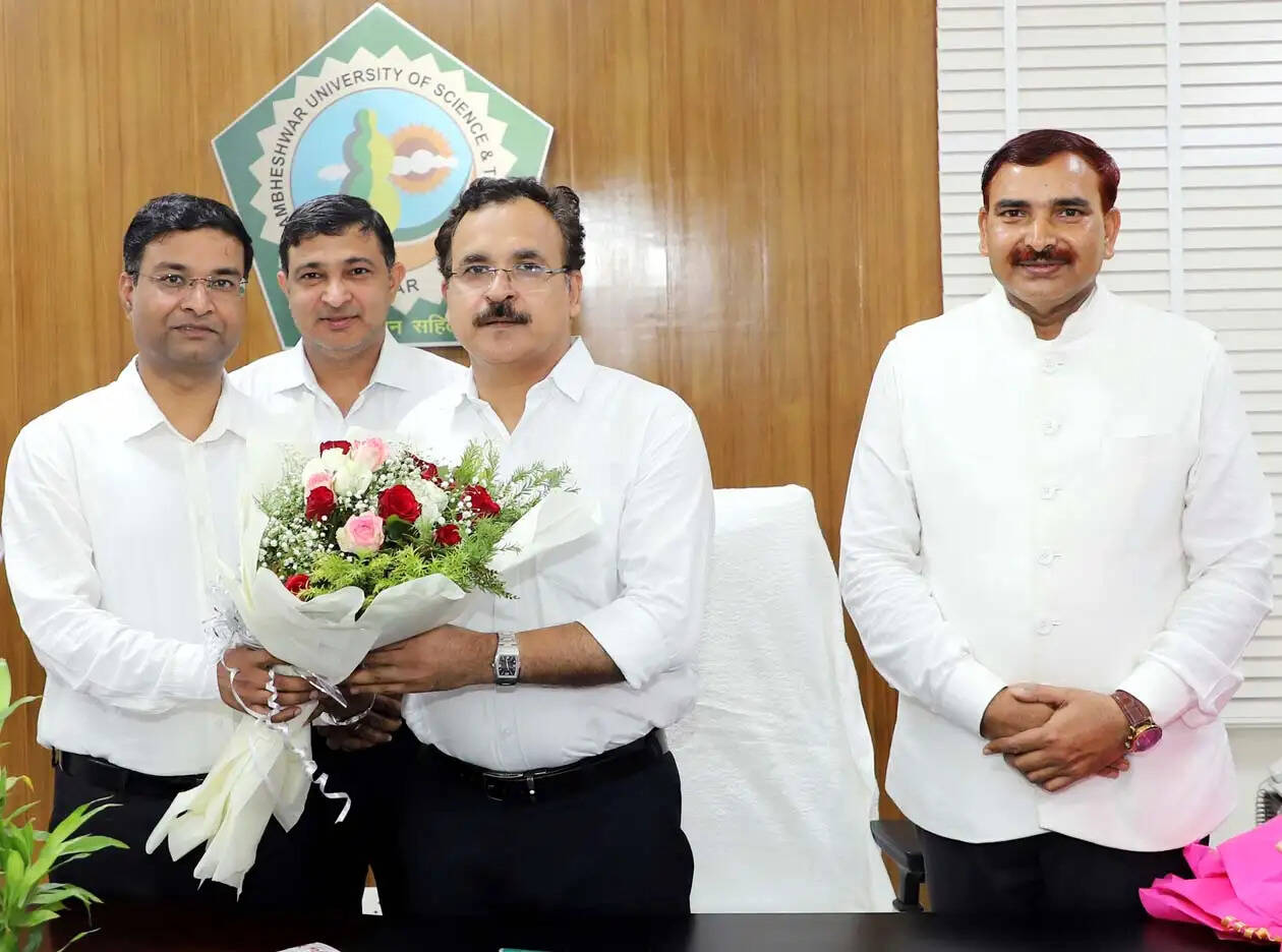 हिसार : सकारात्मक सोच के साथ आगे बढ़ेंगे, शोध और शिक्षा के क्षेत्र में विश्वविद्यालय को नई ऊंचाइयों तक ले जाना लक्ष्य : प्रो. विजय कुमार