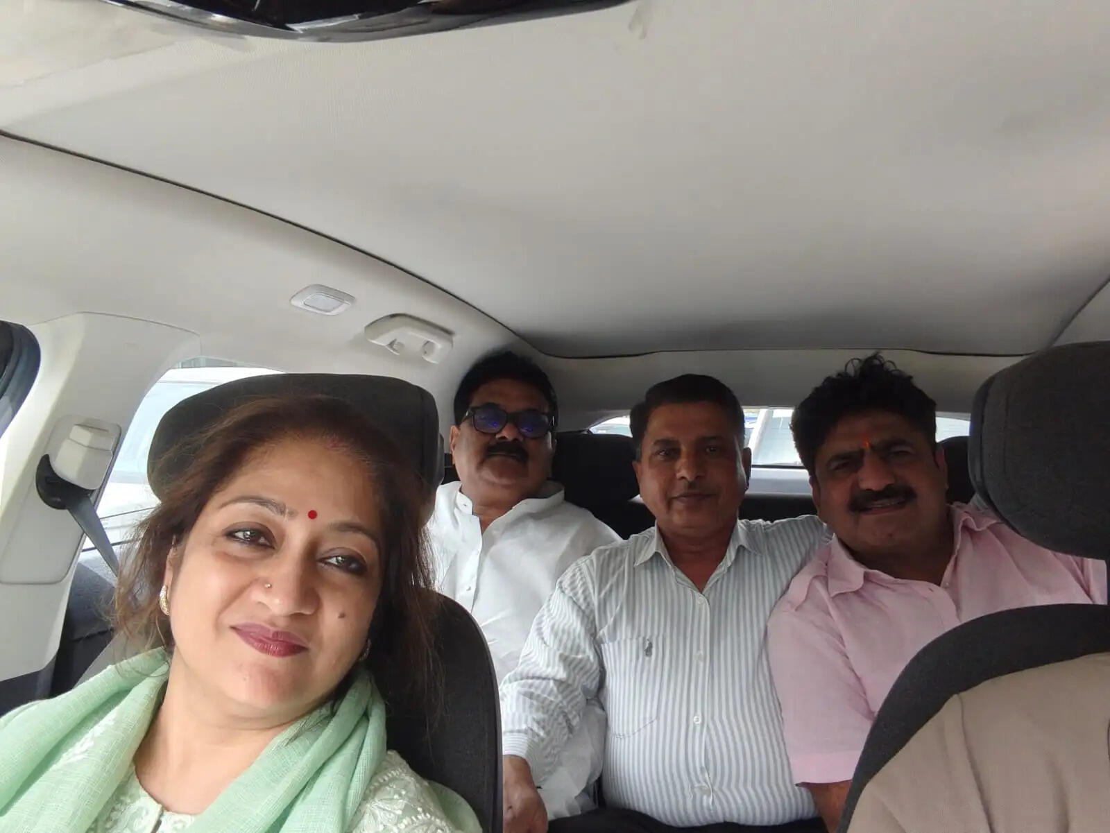 दिल्ली की उपमहापौर ई-व्हीकल पूलिंग कर&nbsp;निगम मुख्यालय पहुंची