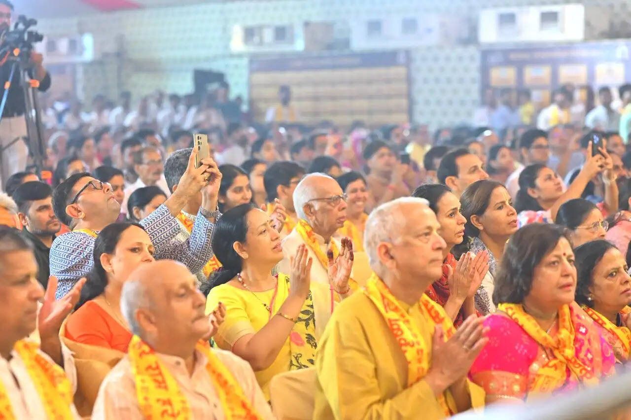 (अपडेट) ‘नंद के आनंद भयो, जय कन्हैया लाल की...’गूंज उठी छोटी काशी