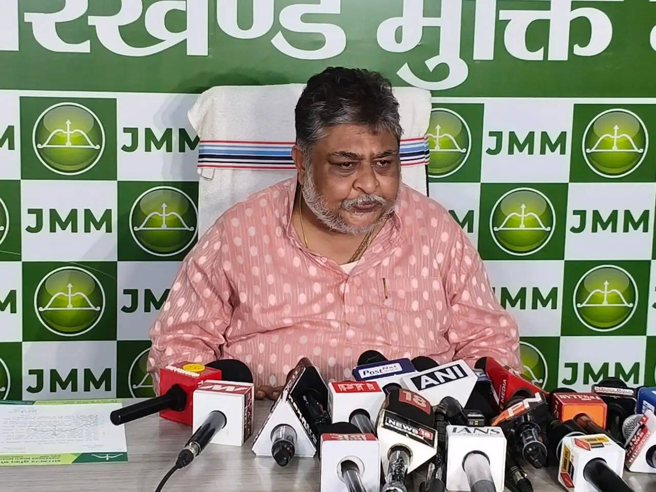 आर्थिक नीतियों और महंगाई पर झामुमो ने सरकार पर उठाए सवाल