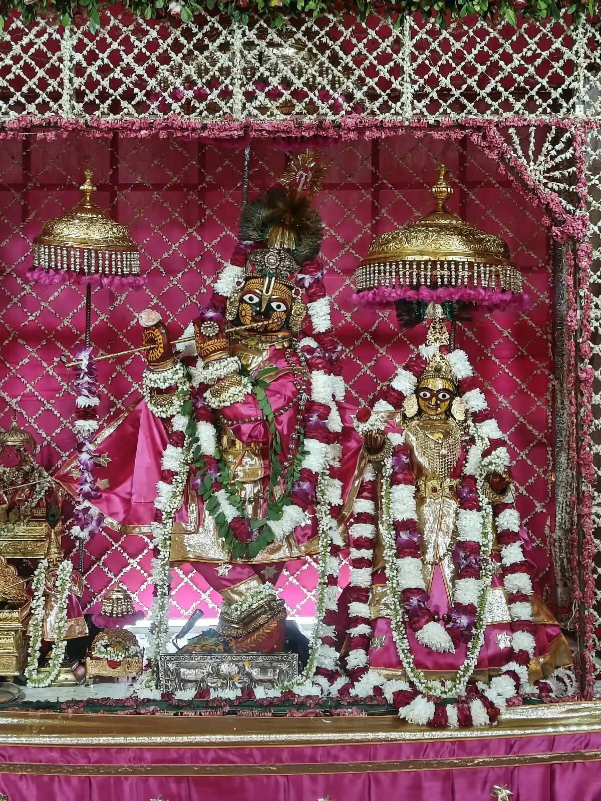 जन्माष्टमी पर सजेगी छोटी काशी: मंदिरों में आधी रात गूंजेगा कान्हा का जयघोष