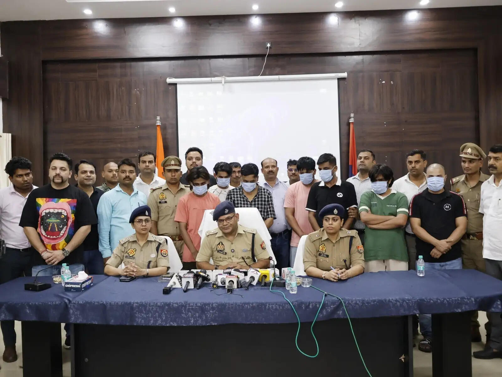 अमेरिकी नागरिकों से ठगी करने वाले अन्तरराष्ट्रीय गिरोह के सात अभियुक्त गिरफ्तार