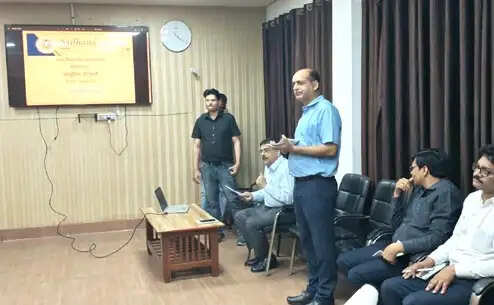 उप्र शिक्षा सेवा चयन आयोग में ‘साधना सप्ताह’ के तहत हुई सामूहिक परिचर्चा