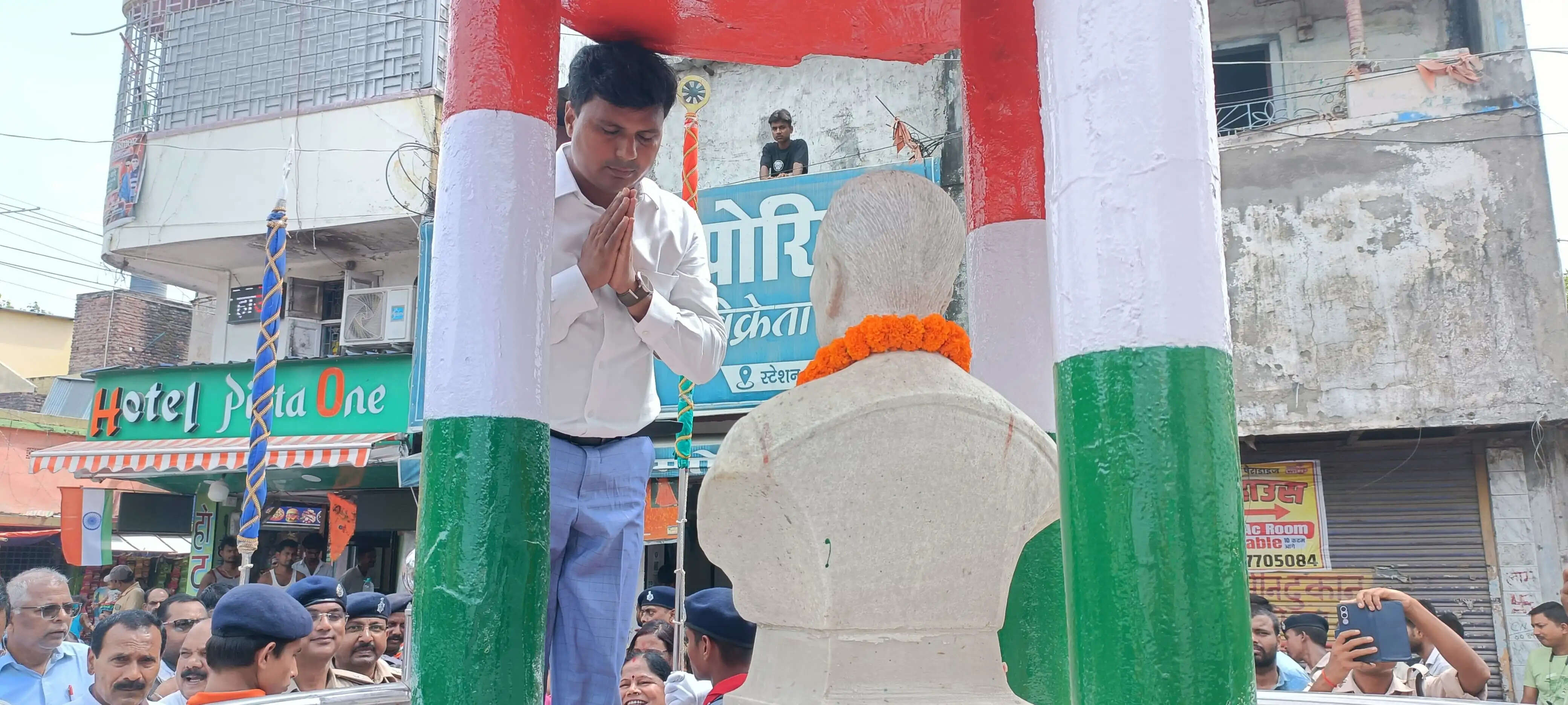 स्वतंत्रता दिवस से पूर्व प्रभात फेरी तिरंगा यात्रा के साथ अमर शहीदों की प्रतिमा पर किया गया माल्यार्पण