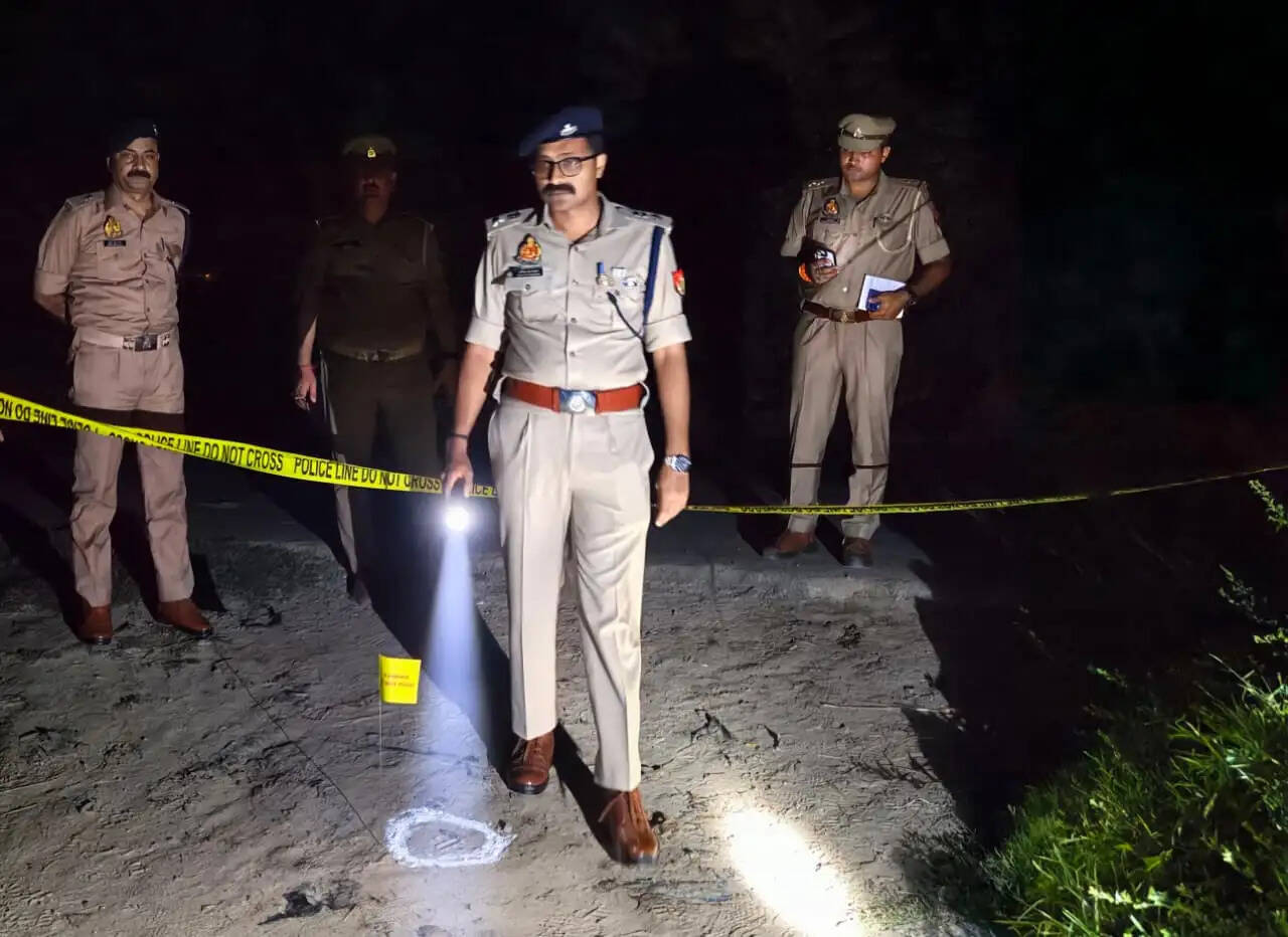 देवरिया : पुलिस मुठभेड़ में लार का नामजद आरोपी घायल, पैर में लगी गोली