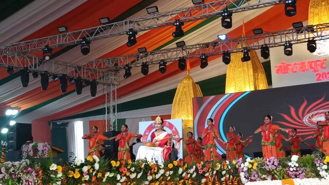 चम्पा देवी पार्क में गोरखपुर महोत्सव का भव्य आगाज़, संस्कृति-पर्यटन की अनूठी झलक