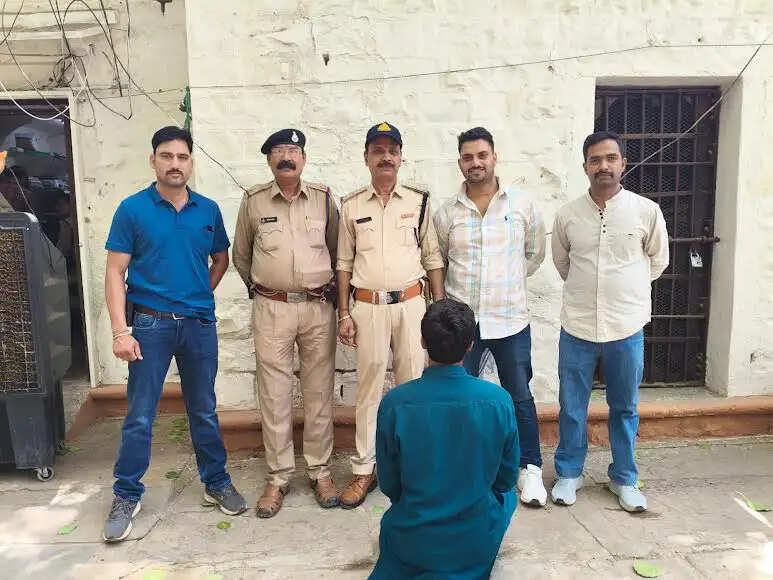 फिल्मों और वेब सीरीज से सीखा फिरौती मांगने का तरीका, व्यापारी को धमकाने वाला छात्र गिरफ्तार