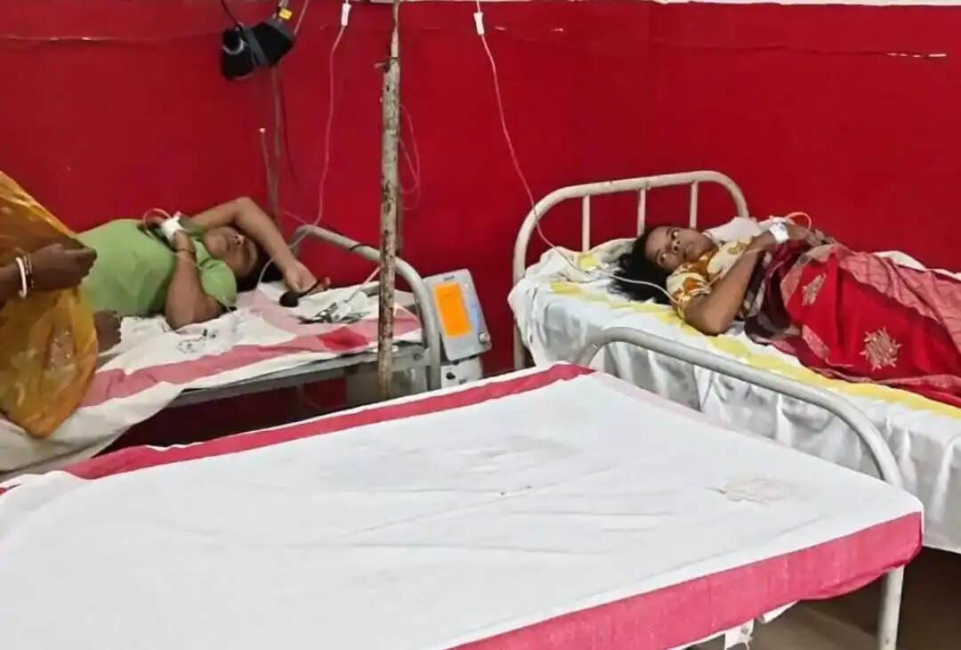 भोजन में छिपकली मिलने के बाद छात्रावास की छात्राएं बीमार, एक की हालत बिगड़ी