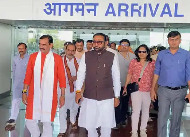 मप्र के खजुराहो में बुधवार को अंतरराष्ट्रीय योग दिवस का काउंटडाउन महोत्सव, केंद्रीय आयुष मंत्री पहुंचे