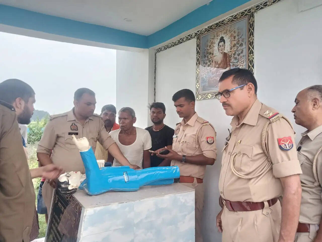 मीरजापुरः अंबेडकर प्रतिमा तोड़े जाने से आक्रोश, कार्रवाई की मांग