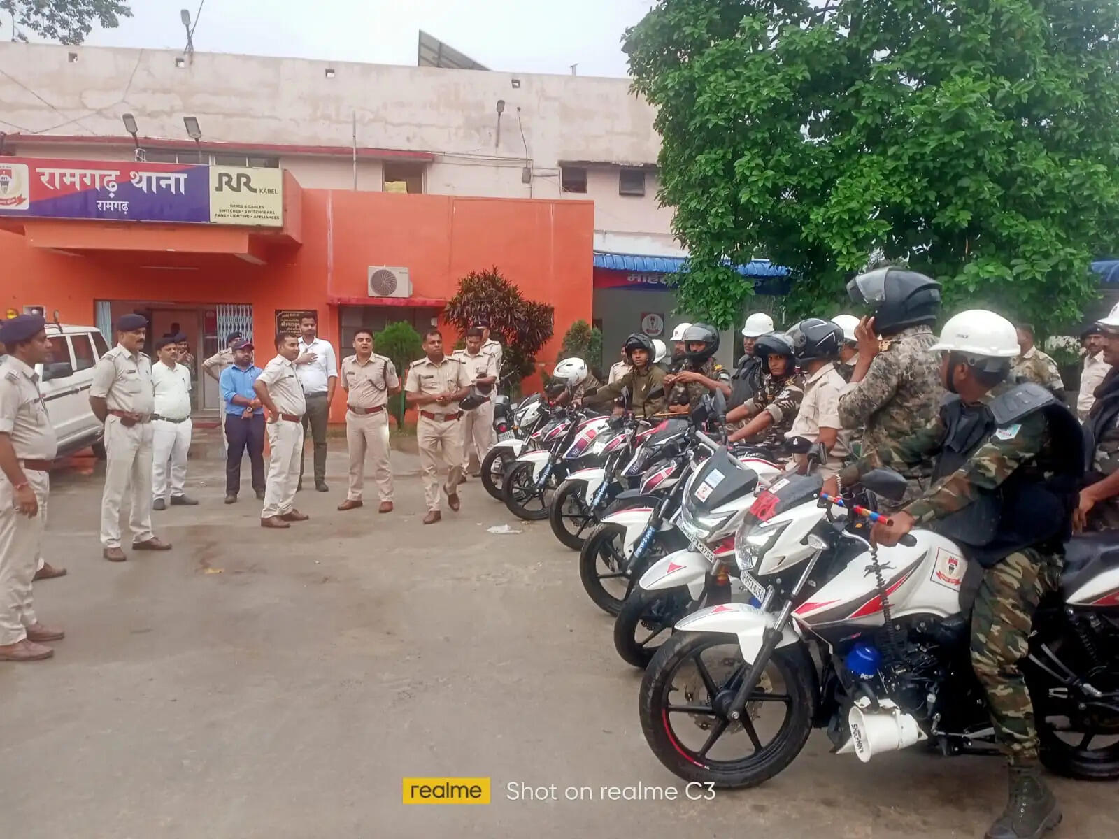 बकरीद पर्व को लेकर निकाला गया फ्लैग मार्च