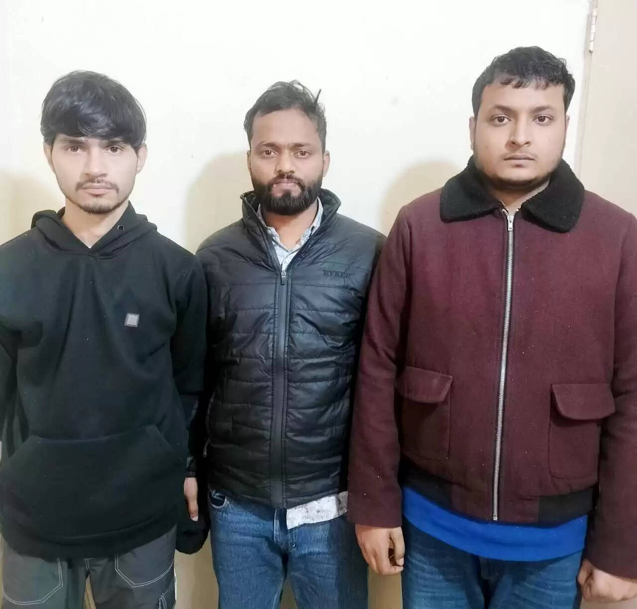 फरीदाबाद : डीटीएच कस्टर केयर अधिकारी बनकर ठगी, तीन आरोपित गिरफ्तार