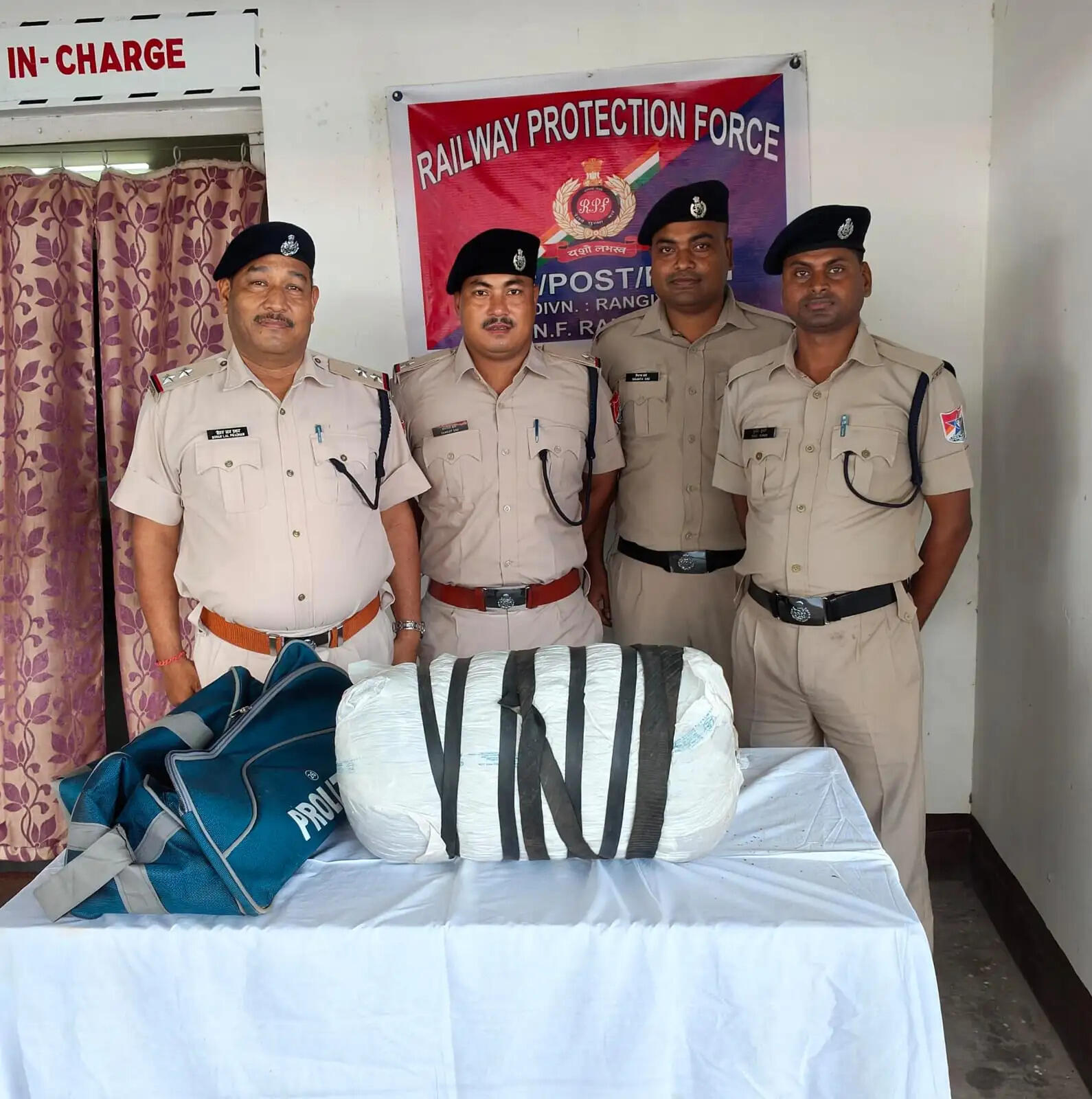 रंगापारा रेलवे आरपीएफ टीम जब्त किया गांजा
