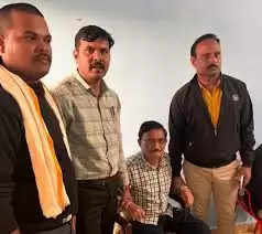 भोपाल लोकायुक्त की बड़ी कार्रवाई, उपयंत्री को 30 हजार की रिश्वत लेते रंगे हाथों पकड़ा