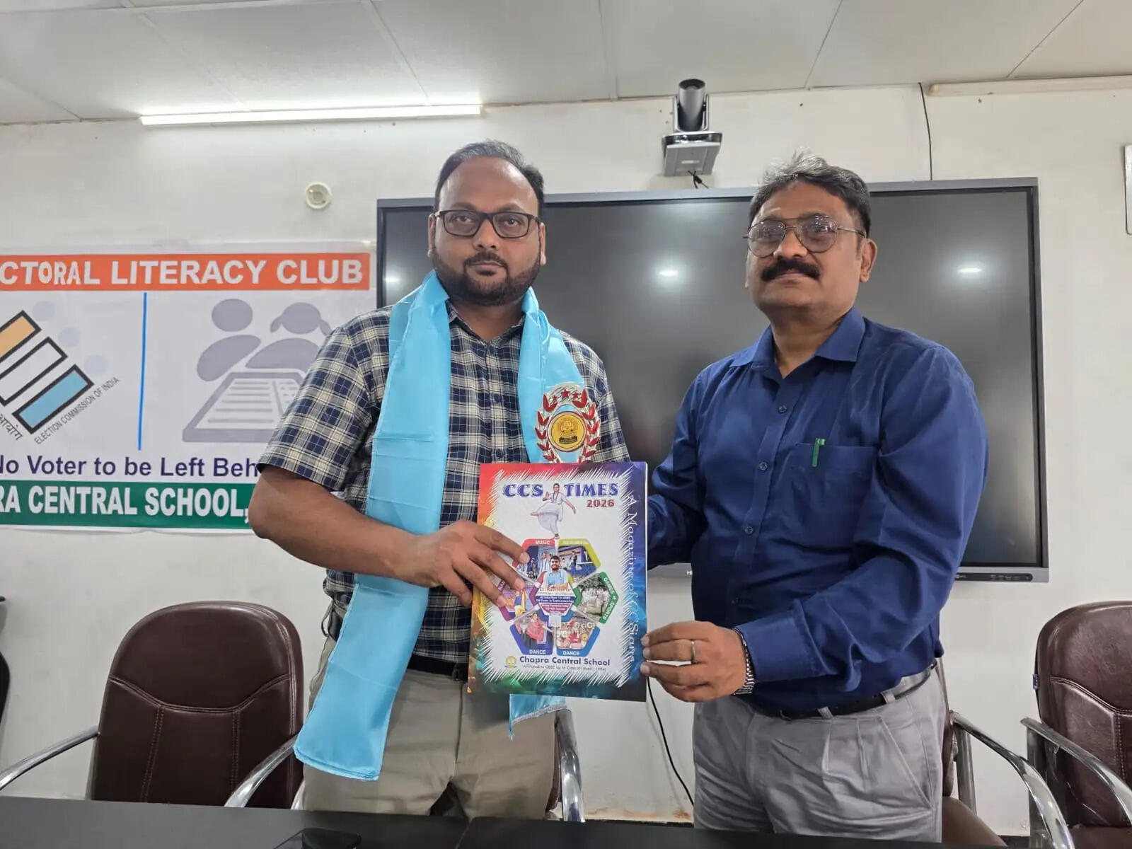 डिप्टी ईओ जावेद एकबाल ने छात्रों को लोकतंत्र और मतदान का पढ़ाया पाठ
