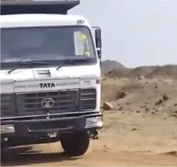 ओवरलोड हाइवा और खनन प्रदूषण पर फूटा आक्रोश, जिला पंचायत सदस्य ने दी उग्र आंदोलन की चेतावनी