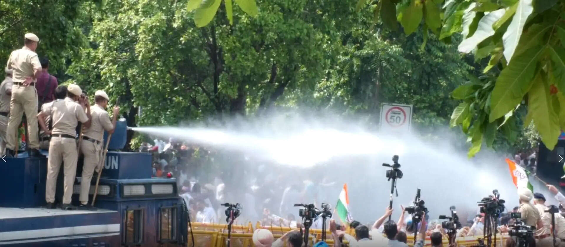 गुलजार सिंह आत्महत्या मामले में कांग्रेस का प्रदर्शन, पुलिस ने पायलट समेत नेताओं को हिरासत में लिया