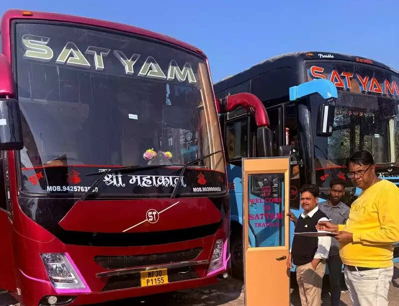 ग्वालियरः यात्रियों की सुरक्षा को ध्यान में रखकर स्लीपर बसों की जाँच जारी