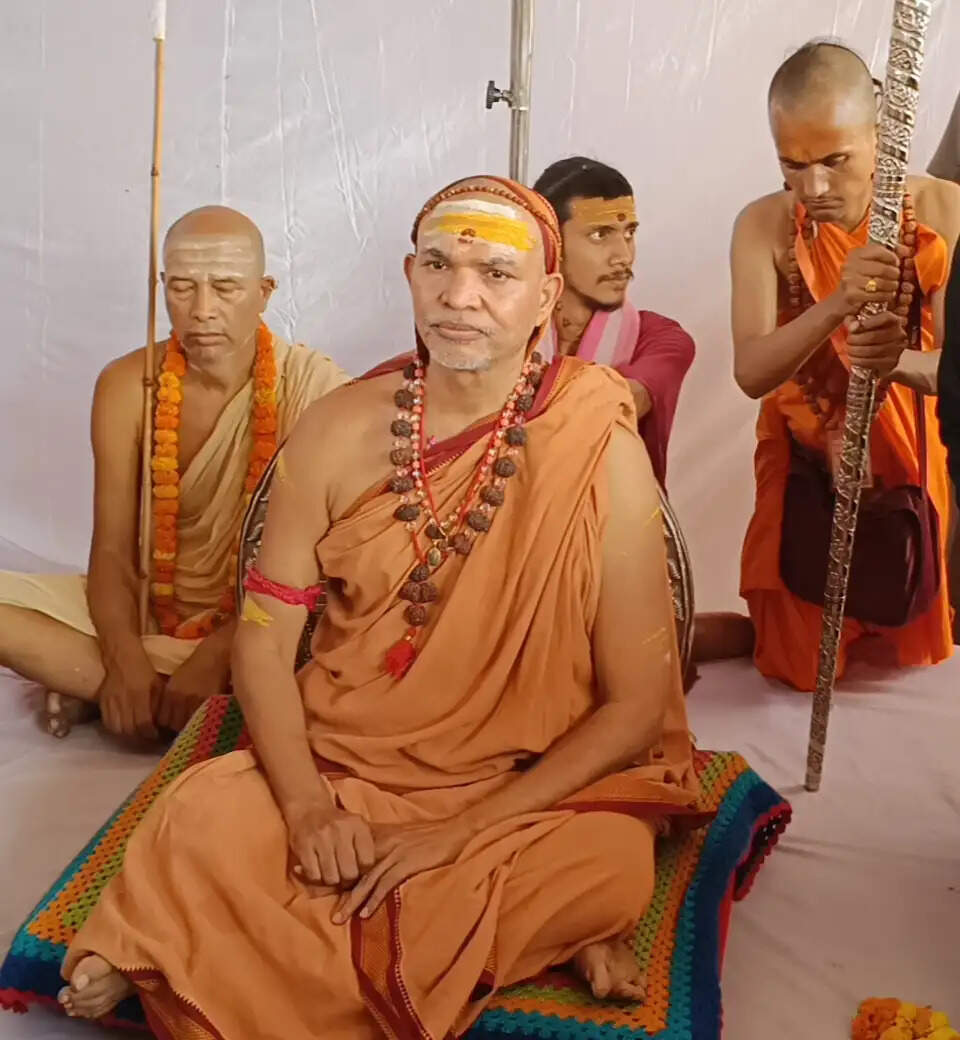 ममता बनर्जी का इस्तीफा न देने का निर्णय असंवैधानिक नहीं : अविमुक्तेश्वरानंद