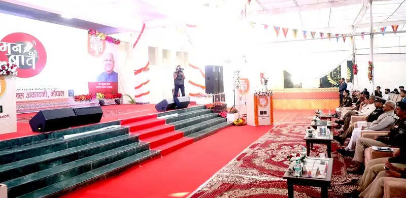 मन की बात’ जन-भावनाओं का सम्मान करने की देती सीख: राज्यपाल पटेल