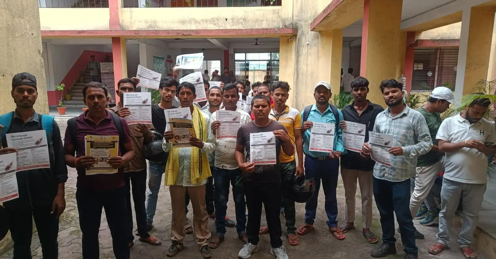 चितरपुर में लगा डीएल के लिए कैंप, 47 लोगों को दिया गया लर्निंग सर्टिफिकेट