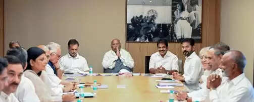 महिला आरक्षण, संसद में सीट बढ़ोतरी पर इंडी गठबंधन के नेताओं ने की बैठक