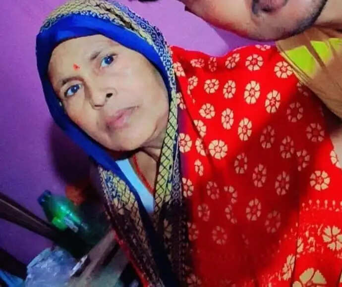 फर्रुखाबाद में बेटे ने पत्थर से कुचल कर मां काे मार डाला, भाई-बहन घायल