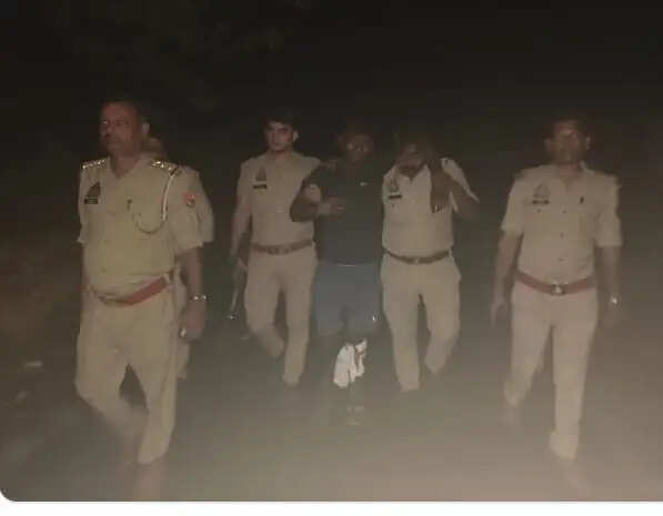 हत्यारोपित पुलिस मुठभेड़ में गोली लगने से घायल,गिरफ्तार