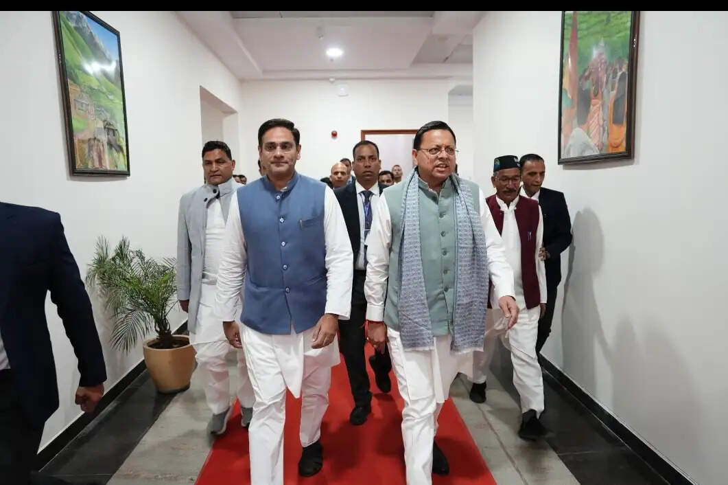 विधानसभा सत्र के अंतिम दिन विपक्ष का हंगामा, तीन बार स्थगित हुई सदन की कार्यवाही
