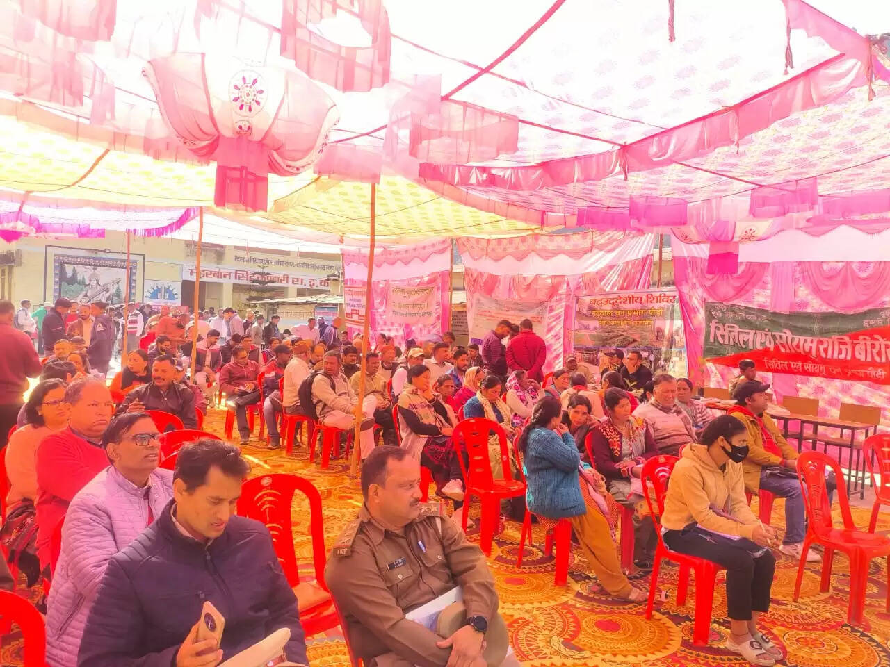 तहसील दिवस में अधिकारियों को गिनवाई समस्याएं