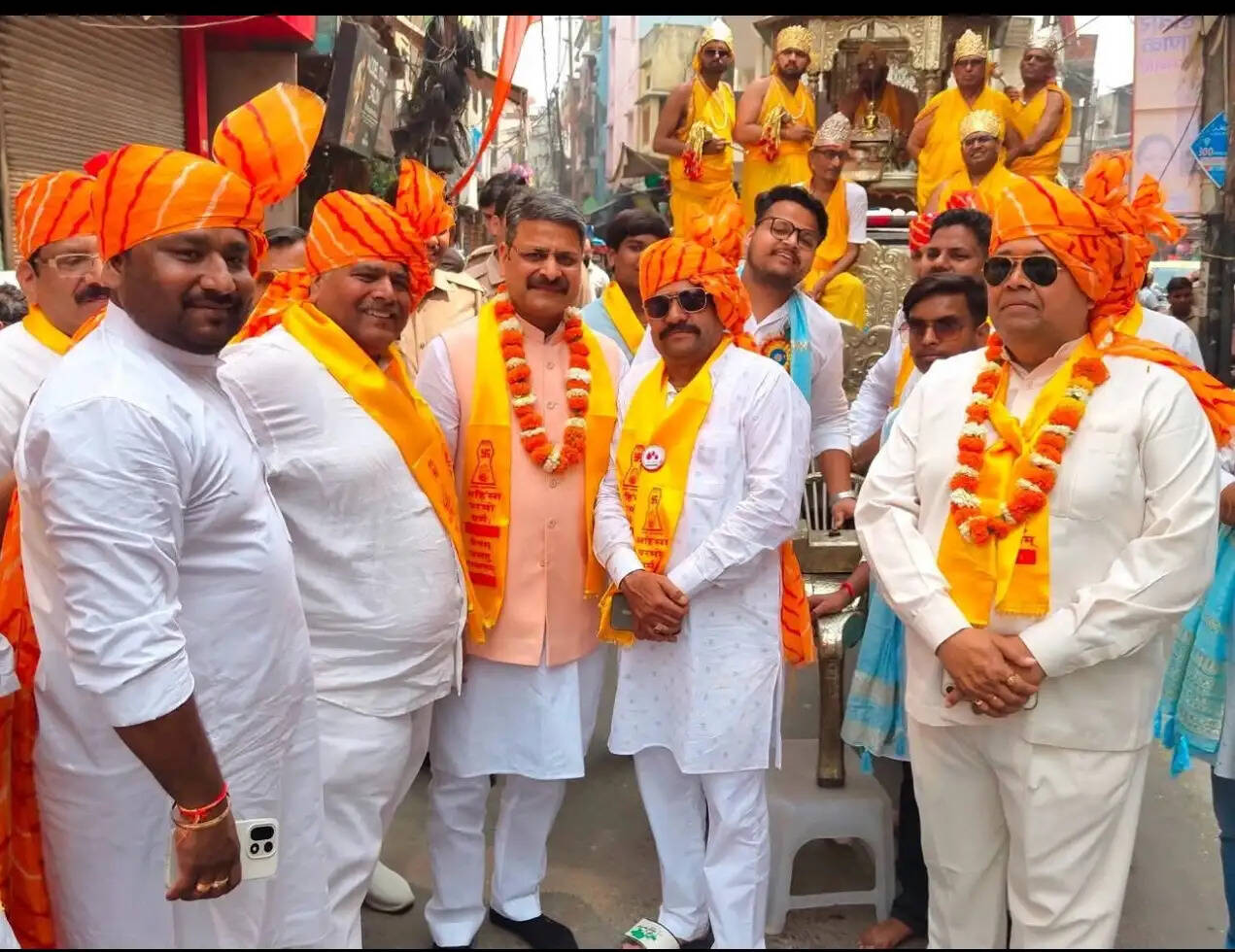 धूमधाम से मनाया भगवान महावीर का जन्मोत्सव, चांदी के रथ पर भगवान महावीर की अष्टधातु की प्रतिमा रही विराजमान