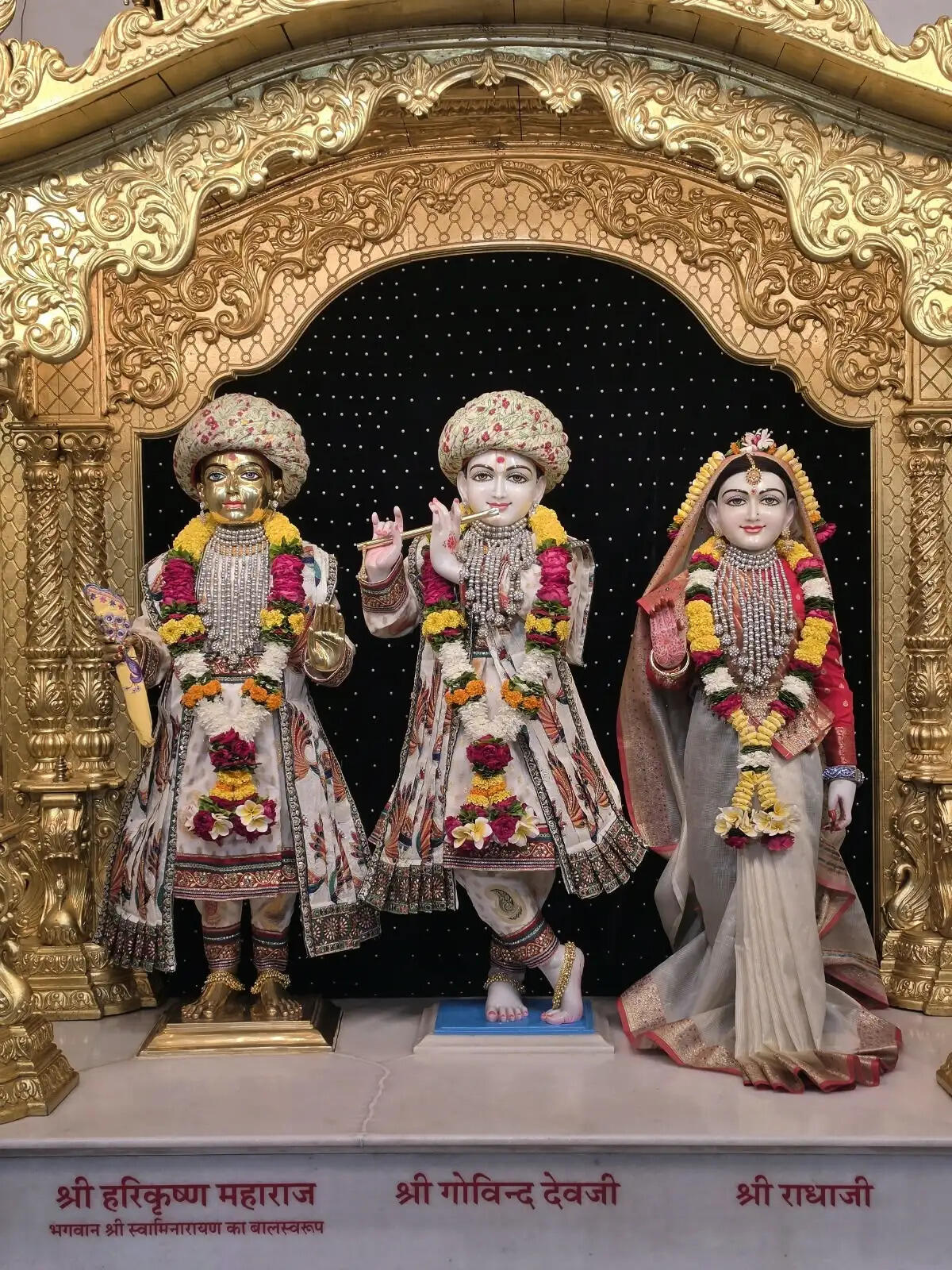 अक्षरधाम स्वामीनारायण मंदिर में सजाई गई अलौकिक झांकी
