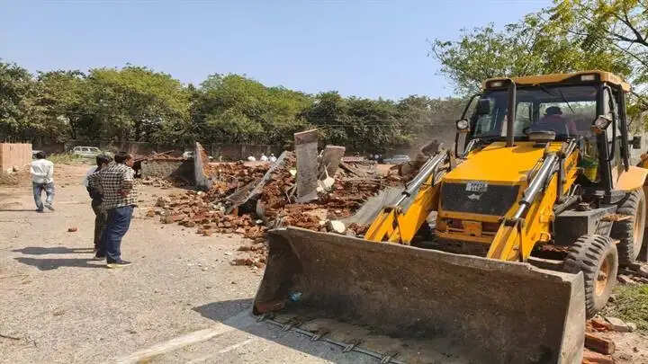 ग्वालियरः केदारपुर में दो स्थानों पर जिला प्रशासन ने 4.88 करोड़ रुपये की शासकीय भूमि कराई अतिक्रमण मुक्त