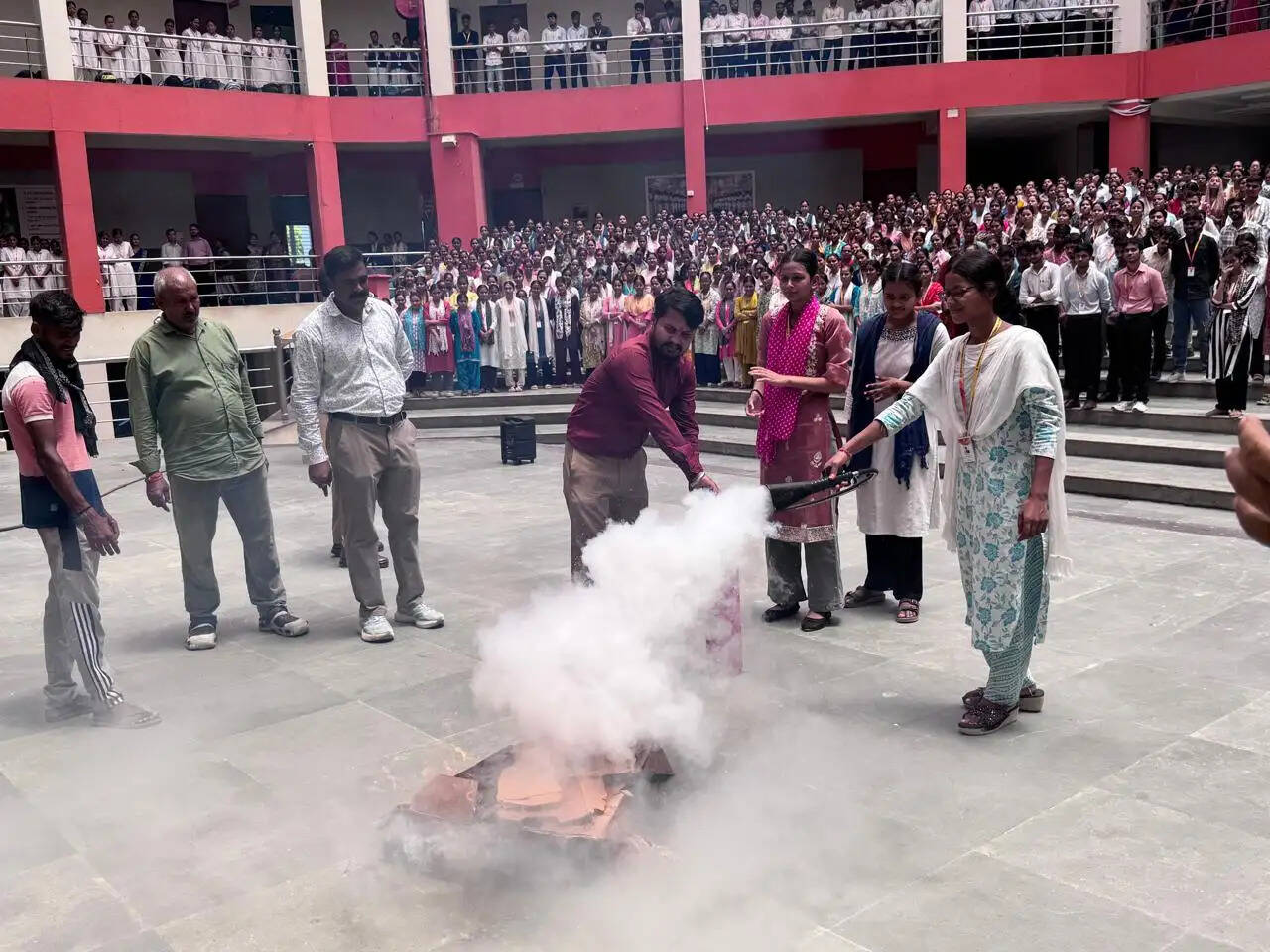 गोरखपुर : एमजीयूजी में फायर सेफ्टी मॉक ड्रिल का आयोजन