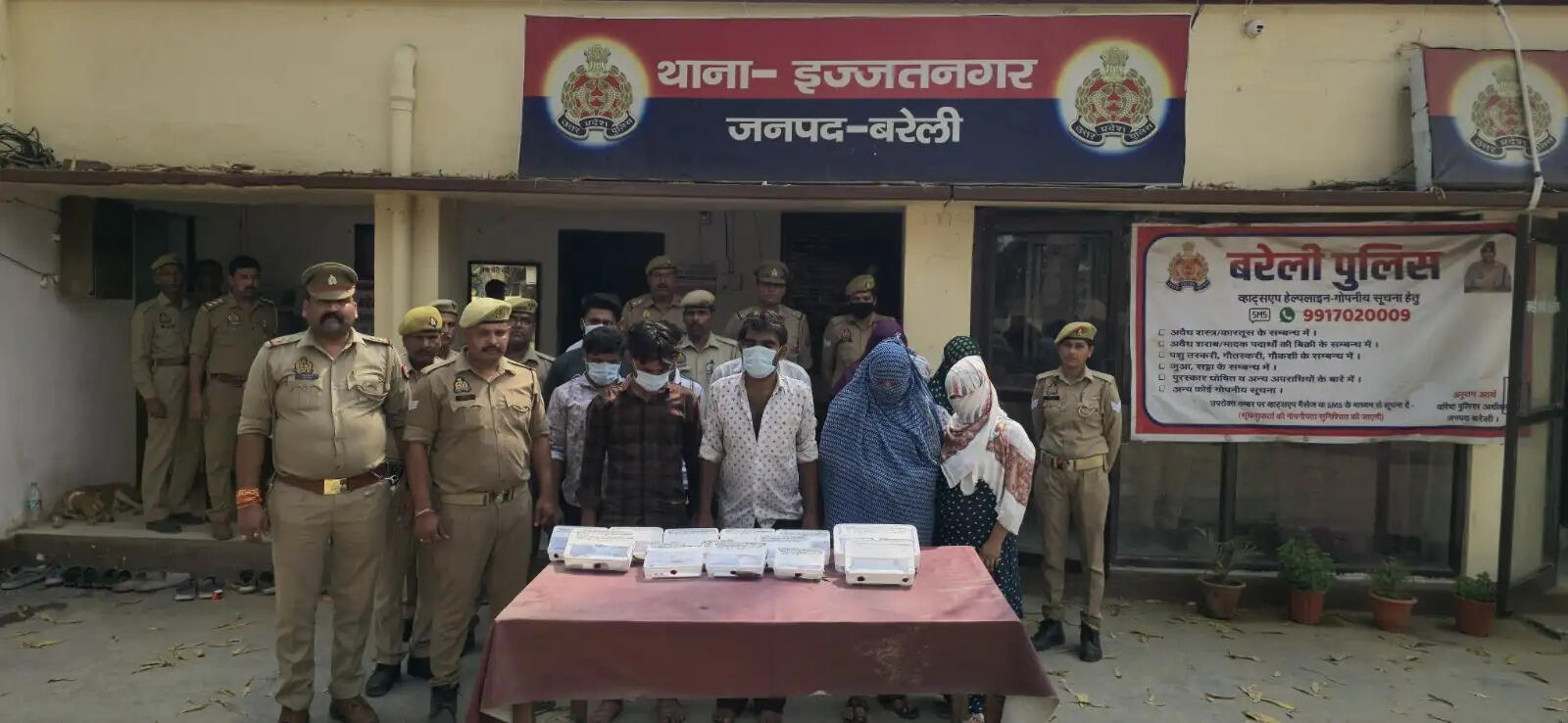 मसाज पार्लर की आड़ में चल रहा देहव्यापार का भंडाफाेड़, 15 गिरफ्तार