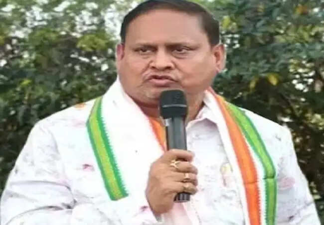मुर्शिदाबाद में 28 करोड़ के भ्रष्टाचार का आरोप, हुमायूं कबीर ने पंचायत कार्यालय पर जड़ा ताला