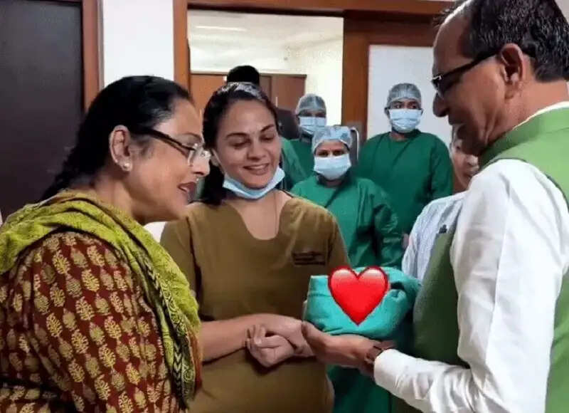 शिवराज सिंह के घर आया नन्हा मेहमान, बेटे कुणाल की पत्नी रिद्धि ने दिया बेटे को जन्म