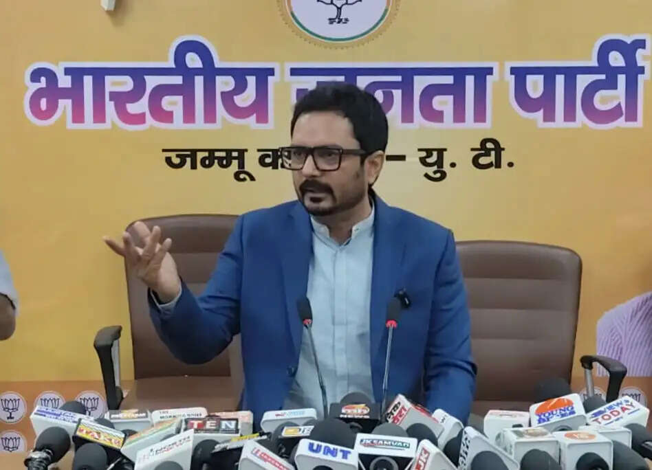 जम्मू-कश्मीर क्रिकेट का जेकेसीए घोटाले से रणजी ट्रॉफी में जीत तक का सफर अतीत के भ्रष्टाचार को उजागर करता है: डॉ. अभिजीत जसरोटिया