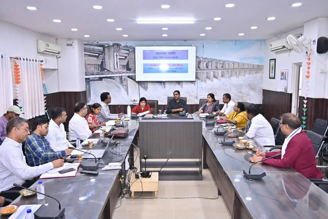 जीवनदीप समिति की बैठक में स्वास्थ्य सेवाओं को बेहतर बनाने पर हुआ मंथन