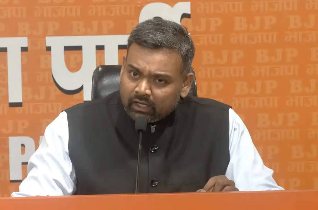 भाजपा का राहुल पर पलटवार, कहा- दलित विरोधी रहा है कांग्रेस का इतिहास