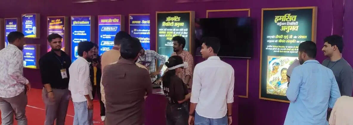 सिरसा: महिला सशक्तिकरण पर आधारित प्रदर्शनी में बेटियों की उपलब्धियां और नई तकनीक का संगम