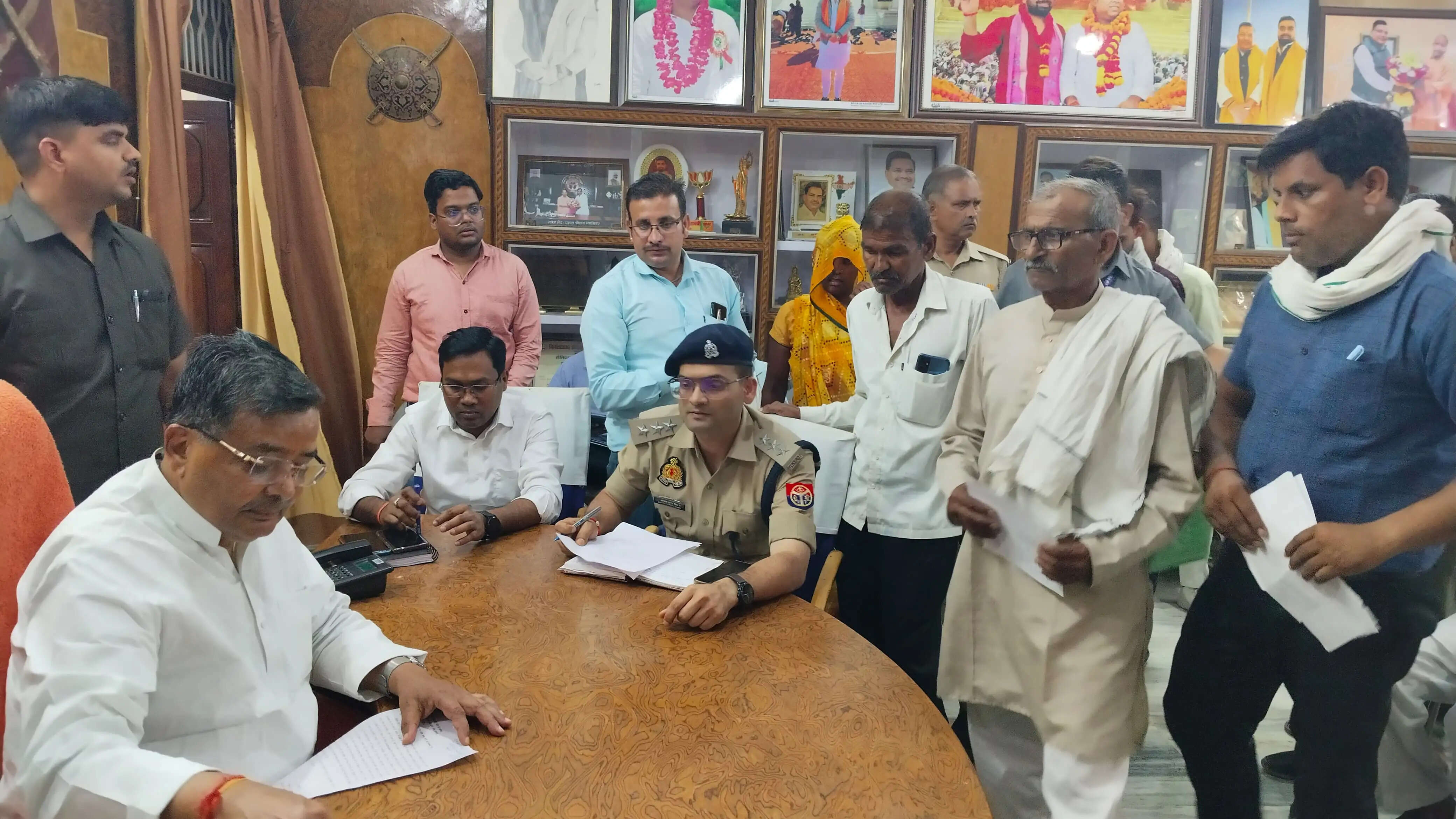 शिकायत का निस्तारण समय से नहीं हुआ तो अधिकारी पर होगी कार्रवाई : जयवीर सिंह