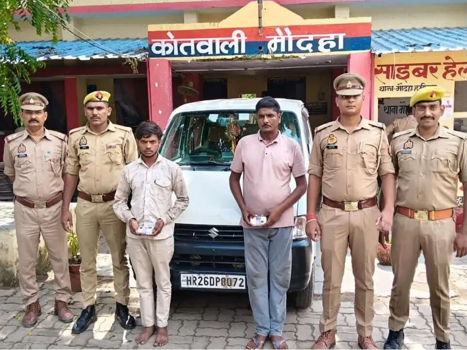 चोरी के जेवरात और कार के साथ बुलंदशहर के दो शातिर गिरफ्तार