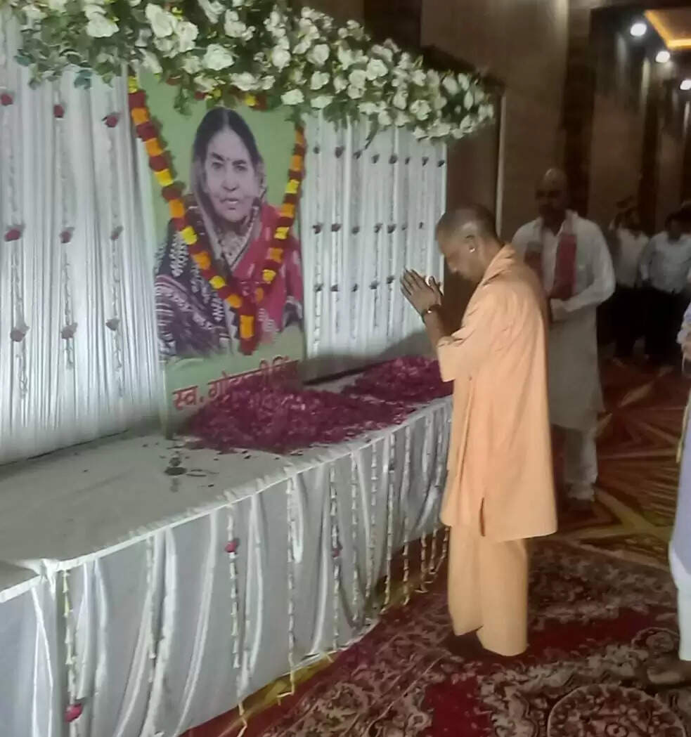 पूर्व विधायक नरेंद्र सिंह की दिवंगत पत्नी को मुख्यमंत्री ने दी श्रद्धांजलि