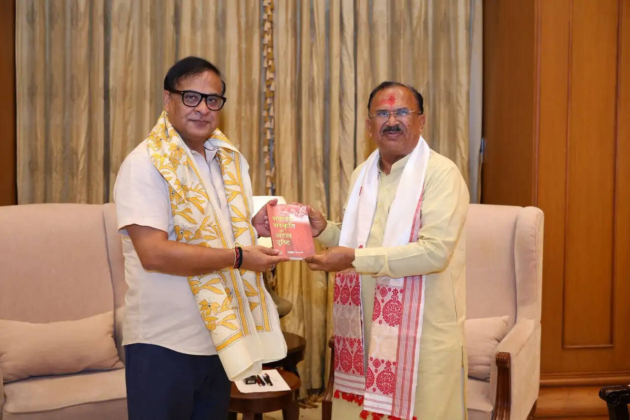 असम दौरे पर विधानसभा अध्यक्ष देवनानी, मुख्यमंत्री हिमंता बिस्वा सरमा और स्पीकर रंजीत दास से की मुलाकात