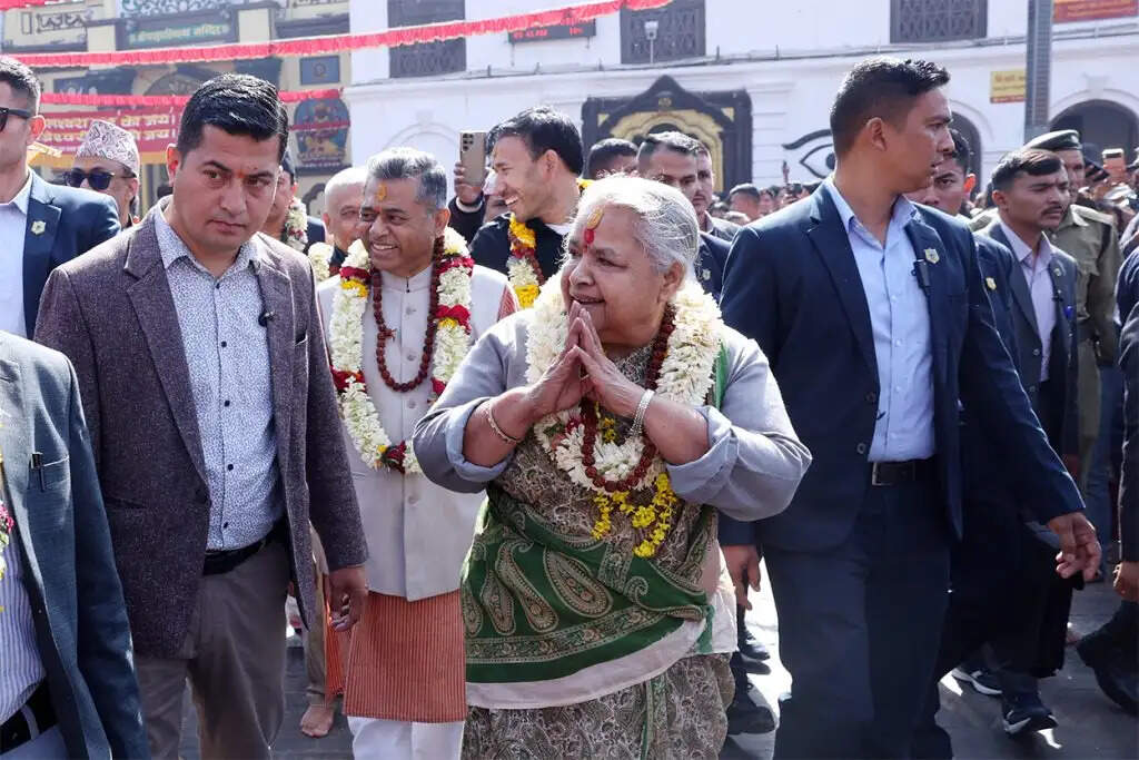 सुशीला कार्की ने पशुपतिनाथ मंदिर में किया रुद्राभिषेक