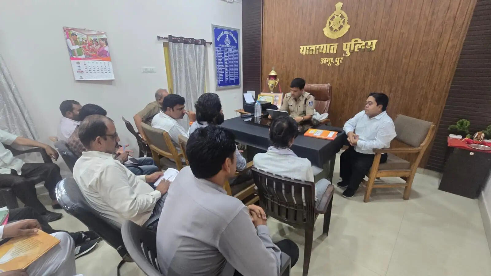 अनूपपुर: स्कूल-यात्री बस संचालकों की बैठक,आपातकालीन द्वार बंद हुआ तो होगी कार्यवाही