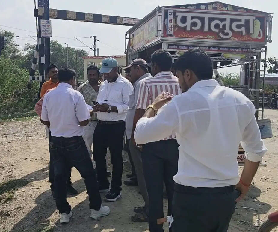 रेलवे व सेतु निगम की टीम ने किया निरीक्षण, जल्द शुरू होगा सेतु निर्माण
