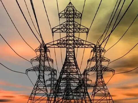 बिजली कंपनी का फैसला, जिस ठेकेदार के नाम पर कार्य आदेश, वही करेगा काम