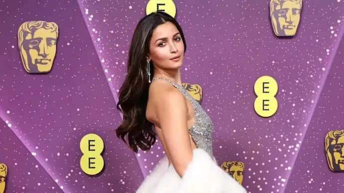 बाफ्टा अवॉर्ड्स के रेड कार्पेट पर छाईं आलिया भट्ट